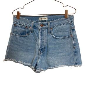 Madewell Relaxed Denim Shorts with Raw Hem in Essen Wash